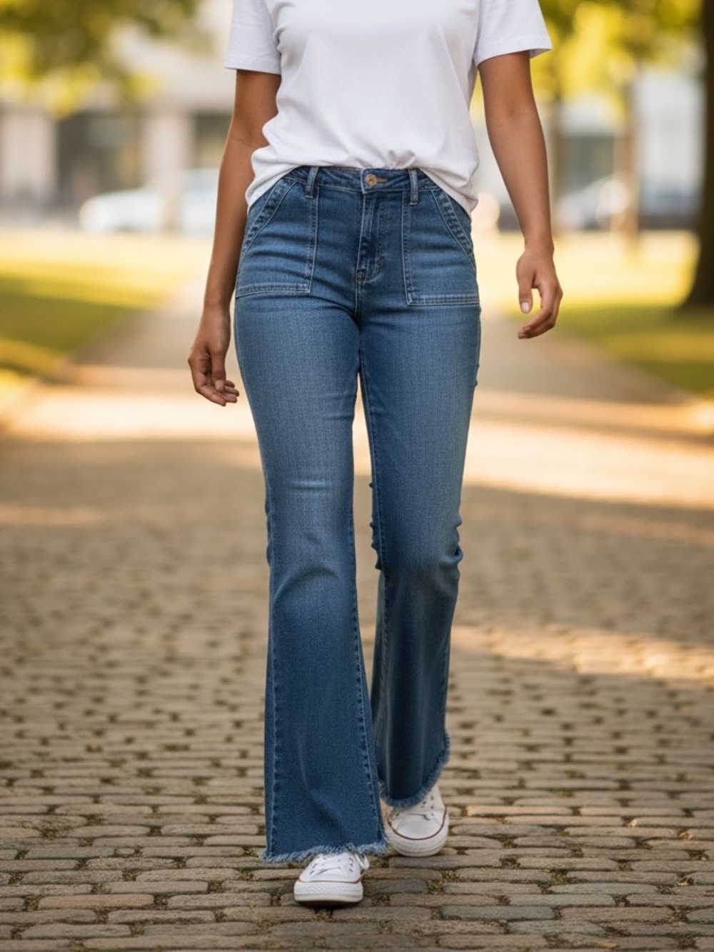 Hidden Jeans women's high-rise flare denim patch pockets Size 30/10 EUC